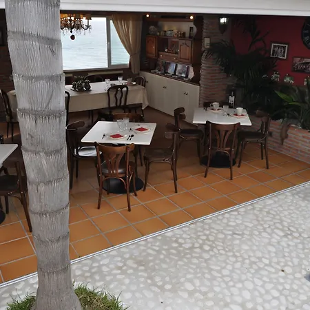 Welcome Inn Nerja Guest House Luxury Bed & Breakfast-2